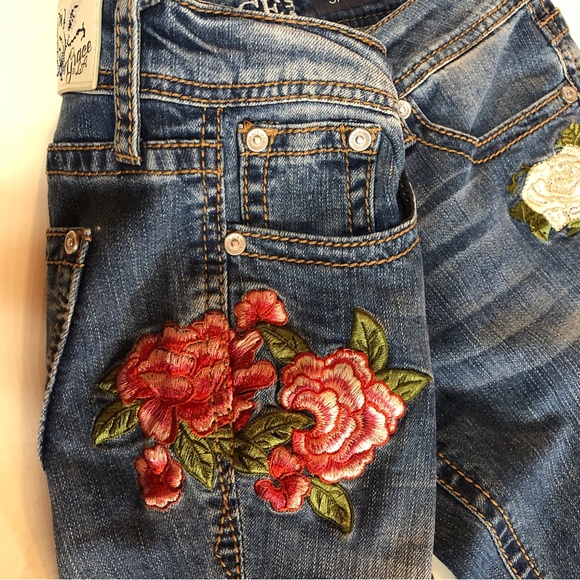 Grace in LA Distressed Floral Embroidered Skinny Jeans (25) - Picture 12 of 16